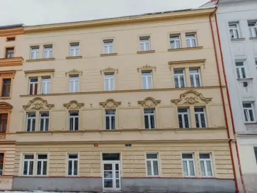 Činžovní dům Světova 472/7, pohled z ulice